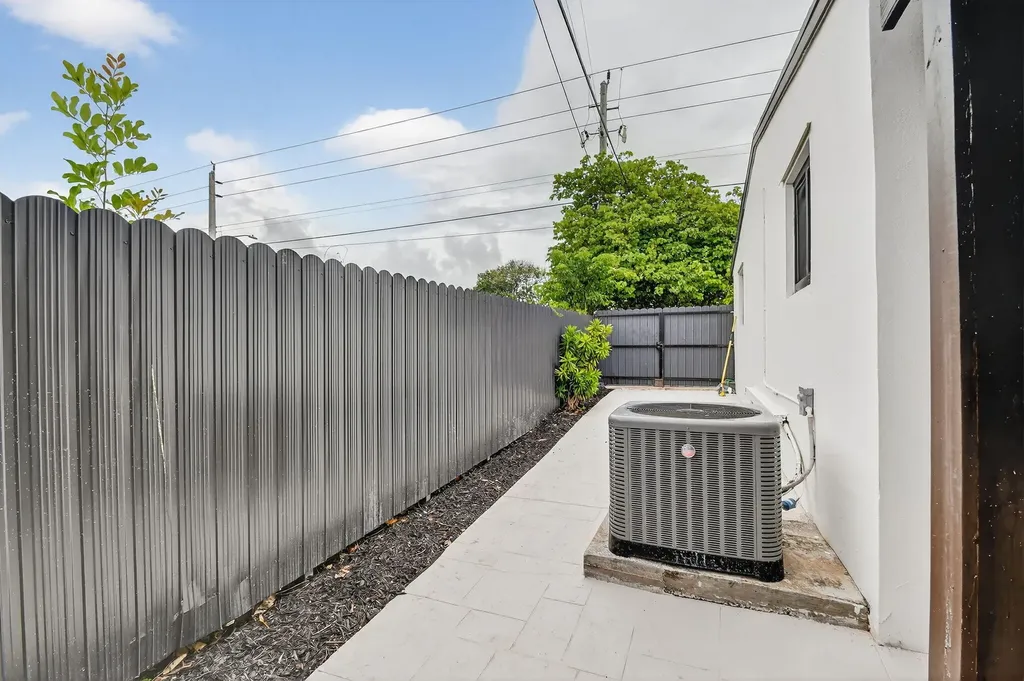 5008 Parker Avenue West Palm Beach FL 33405