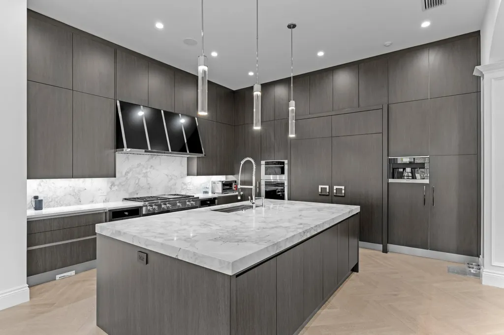 111 Via Palacio Palm Beach Gardens FL 33418
