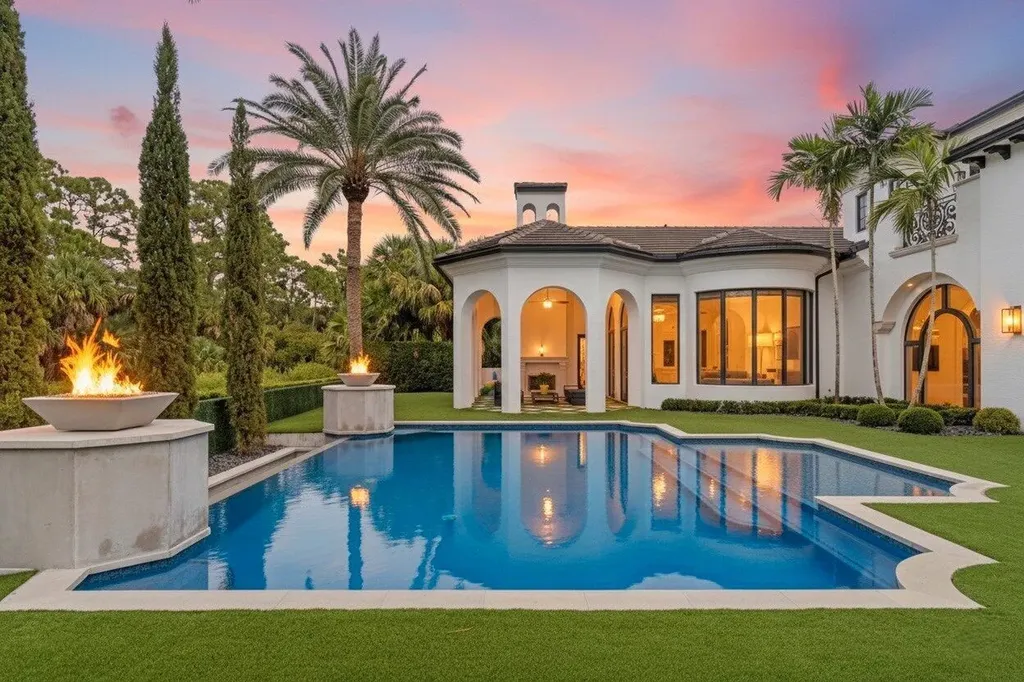111 Via Palacio Palm Beach Gardens FL 33418