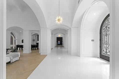 111 Via Palacio Palm Beach Gardens FL 33418
