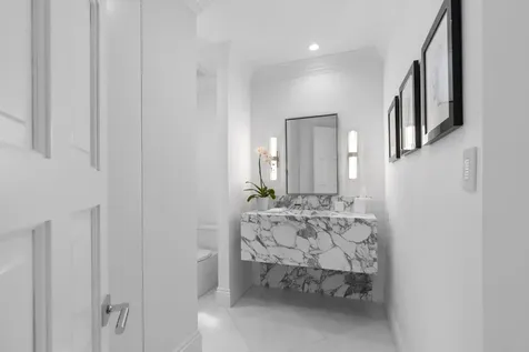 111 Via Palacio Palm Beach Gardens FL 33418