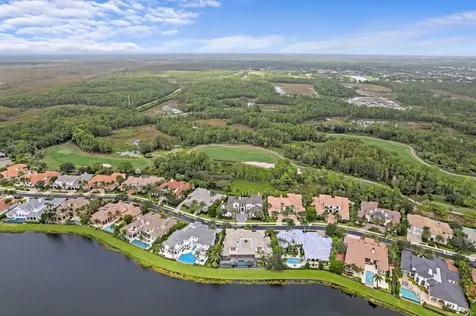 111 Via Palacio Palm Beach Gardens FL 33418
