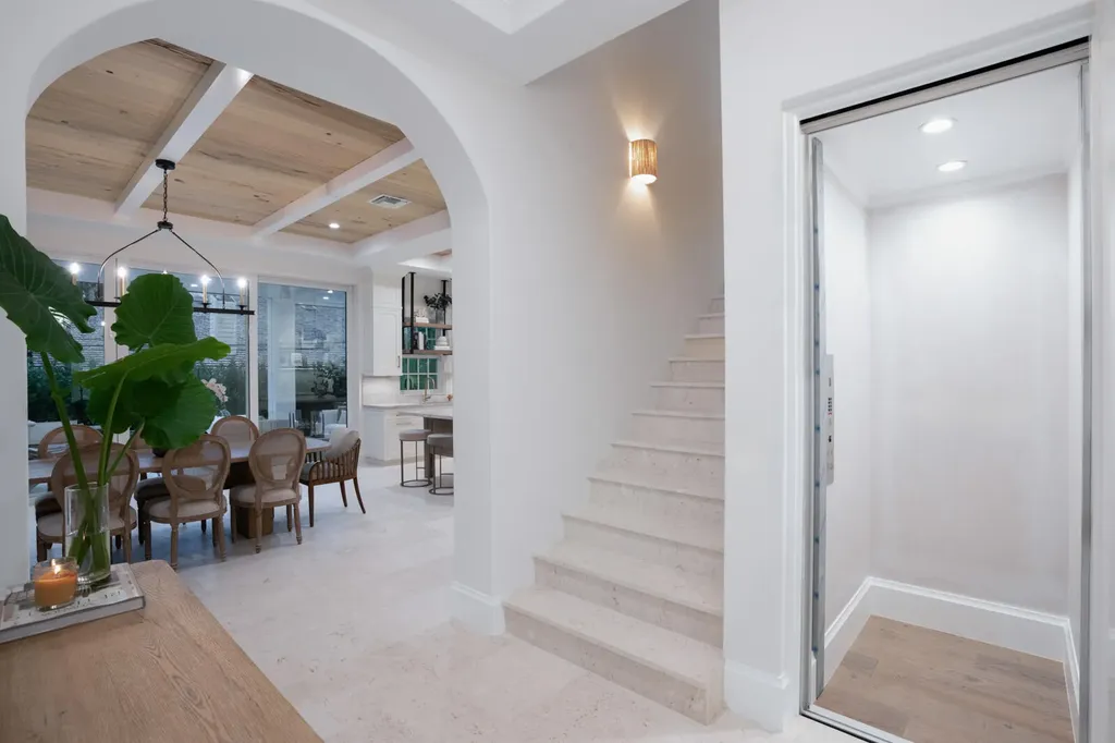 1114 Vista Del Mar Drive N Delray Beach FL 33483
