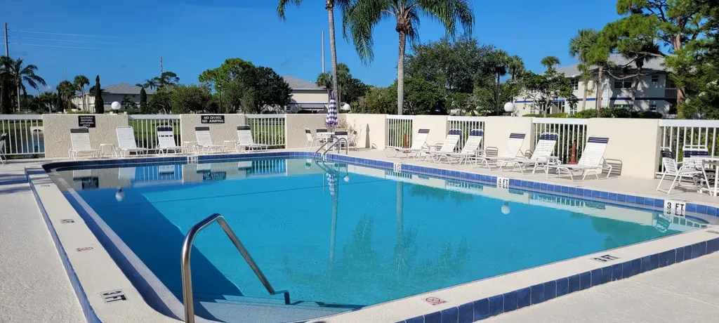 1516 SE Royal Green Circle Port St Lucie FL 34952