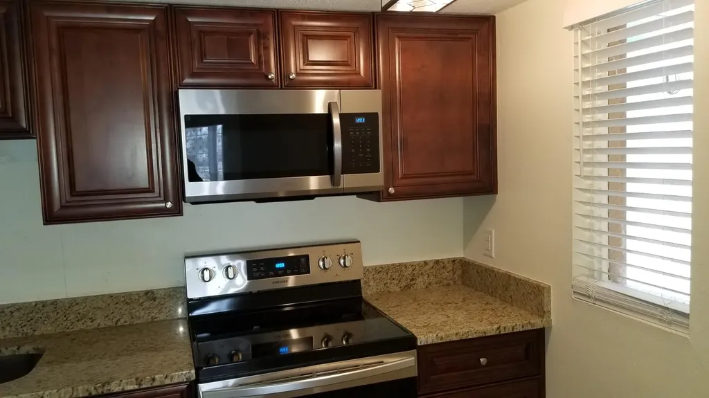 1516 SE Royal Green Circle Port St Lucie FL 34952