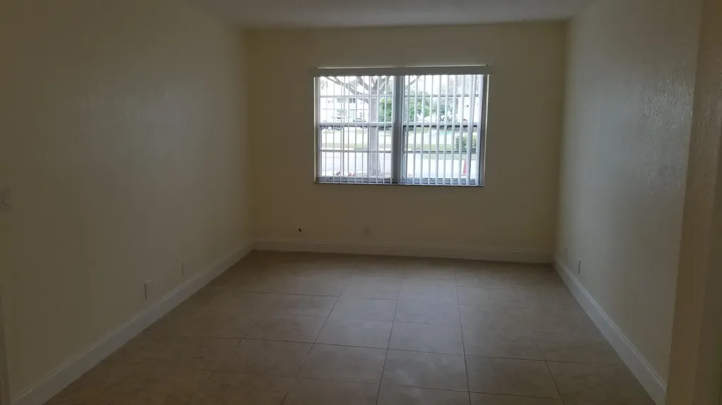 1516 SE Royal Green Circle Port St Lucie FL 34952