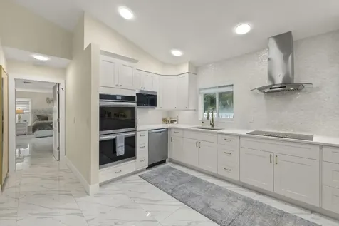 7463 Texas Trail Boca Raton FL 33487