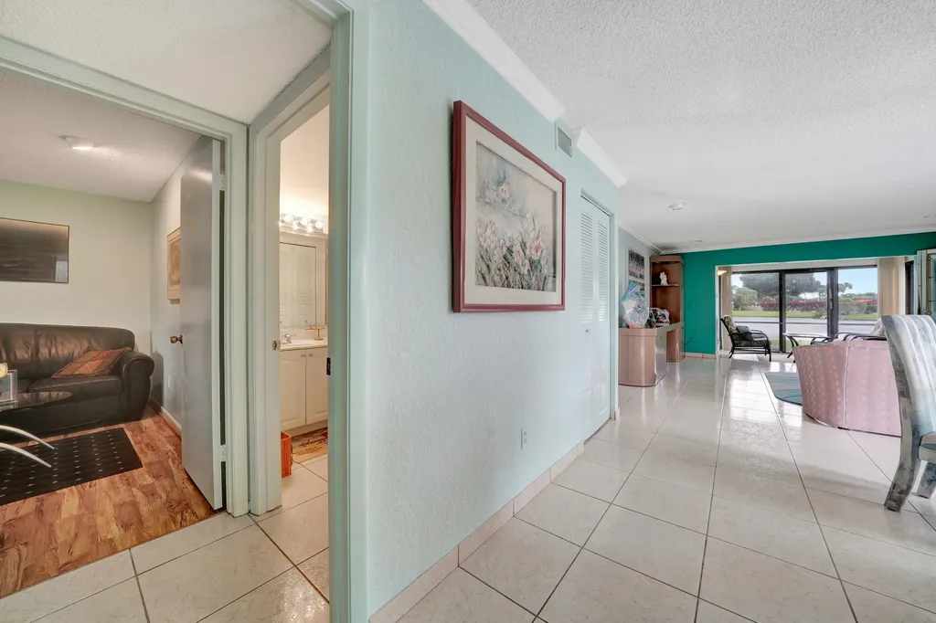 9289 Vista Del Lago Boca Raton FL 33428