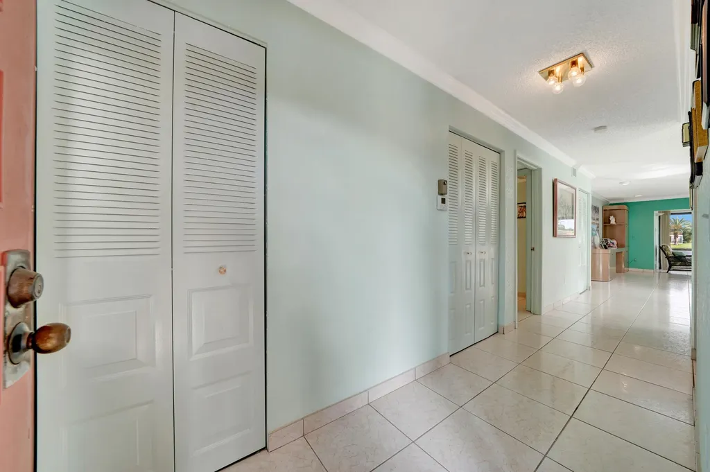9289 Vista Del Lago Boca Raton FL 33428
