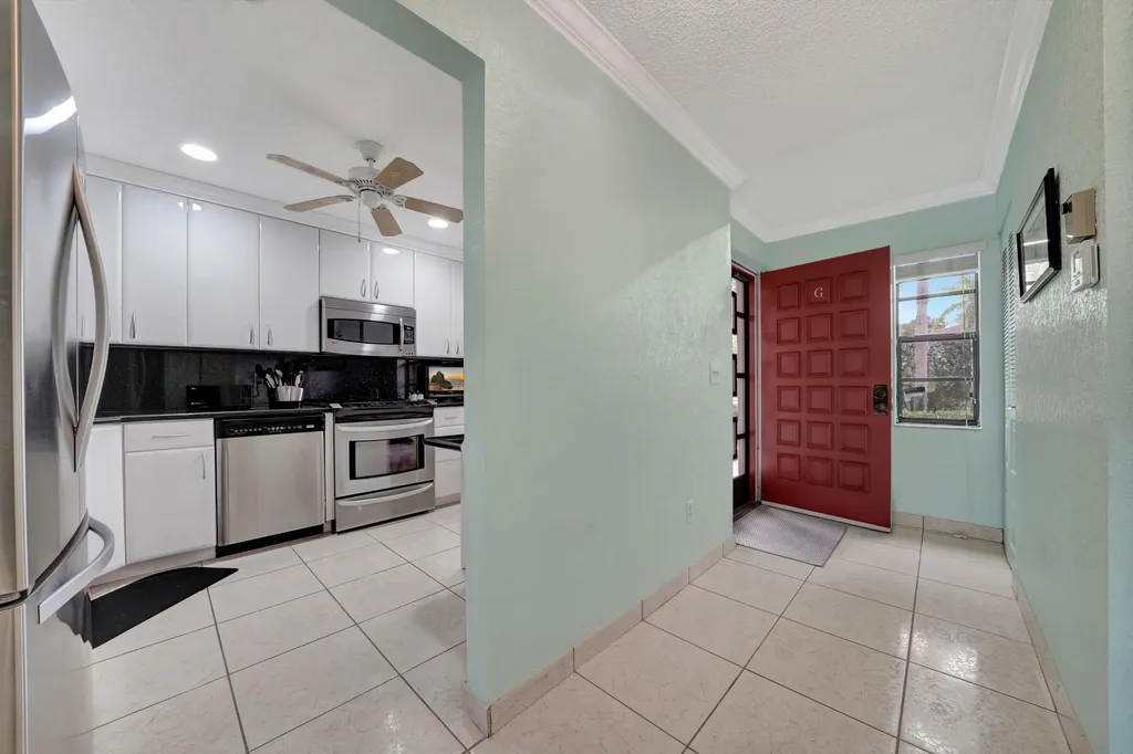 9289 Vista Del Lago Boca Raton FL 33428