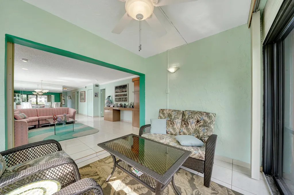 9289 Vista Del Lago Boca Raton FL 33428