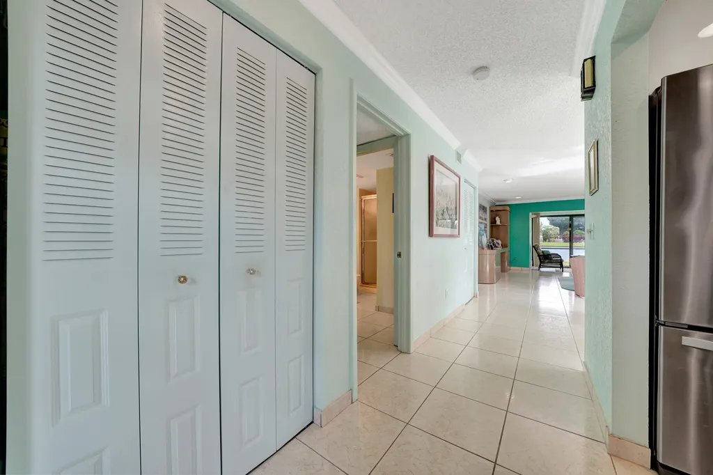 9289 Vista Del Lago Boca Raton FL 33428
