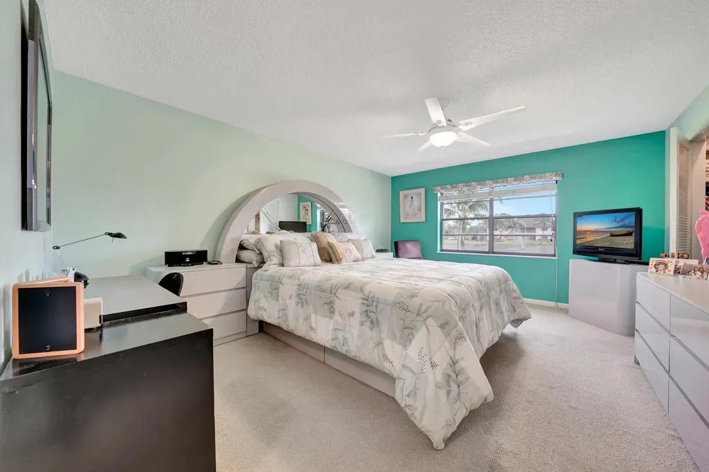 9289 Vista Del Lago Boca Raton FL 33428