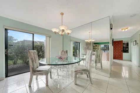 9289 Vista Del Lago Boca Raton FL 33428