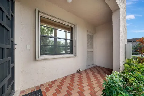 9289 Vista Del Lago Boca Raton FL 33428