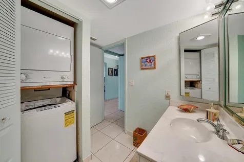 9289 Vista Del Lago Boca Raton FL 33428