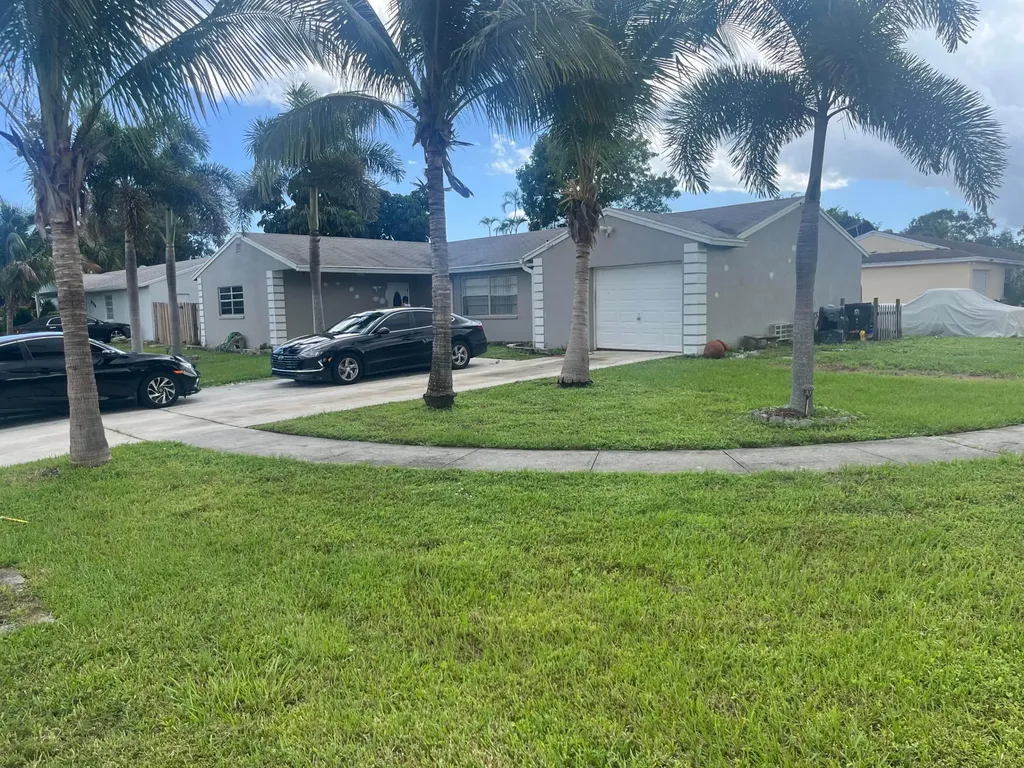 4150 Lilac Circle Lake Worth FL 33461