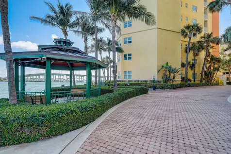 2640 Lake Shore Drive Riviera Beach FL 33404