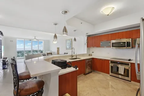 2640 Lake Shore Drive Riviera Beach FL 33404