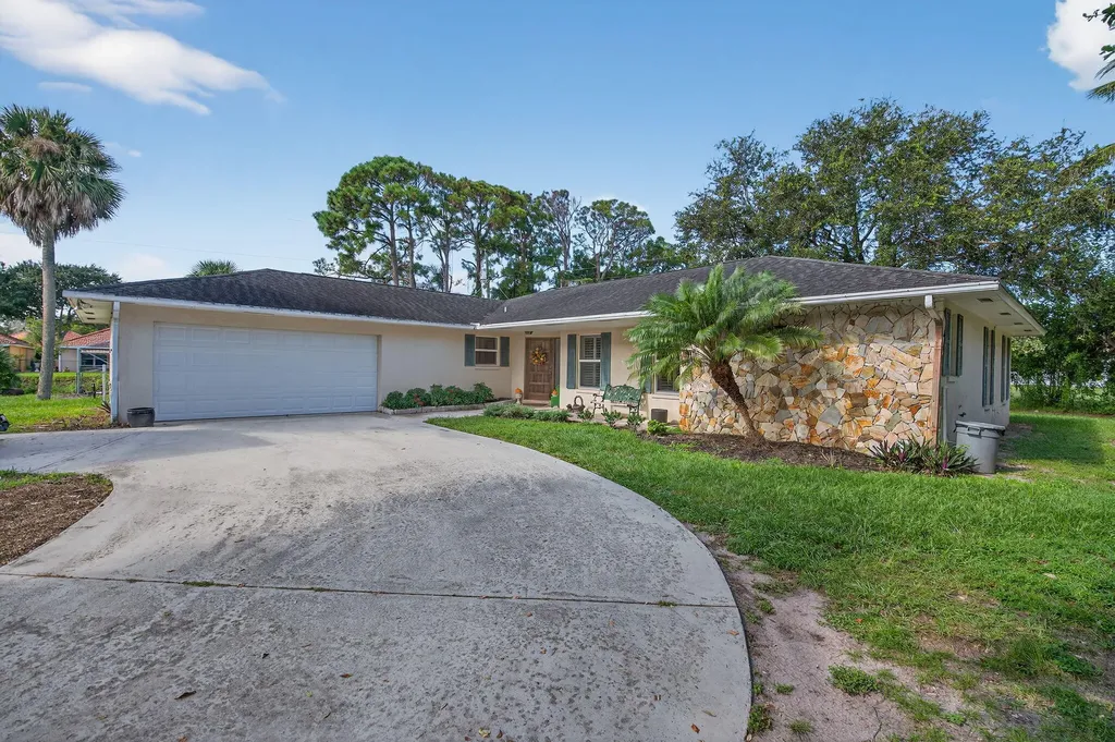 8011 45th Way N Palm Beach Gardens FL 33418