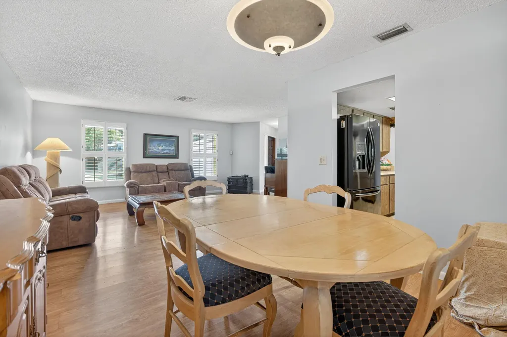 8011 45th Way N Palm Beach Gardens FL 33418