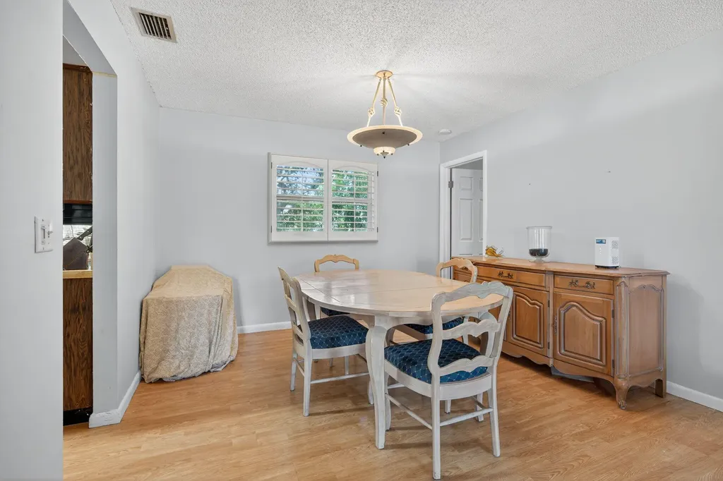 8011 45th Way N Palm Beach Gardens FL 33418