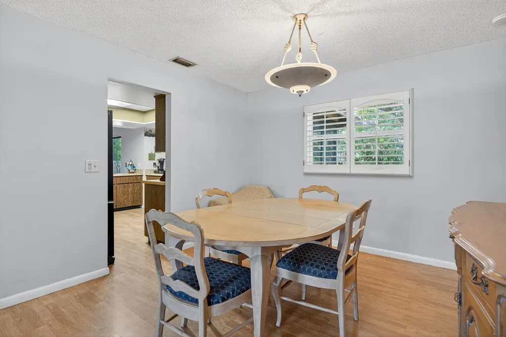 8011 45th Way N Palm Beach Gardens FL 33418