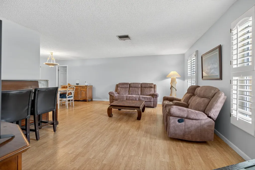8011 45th Way N Palm Beach Gardens FL 33418