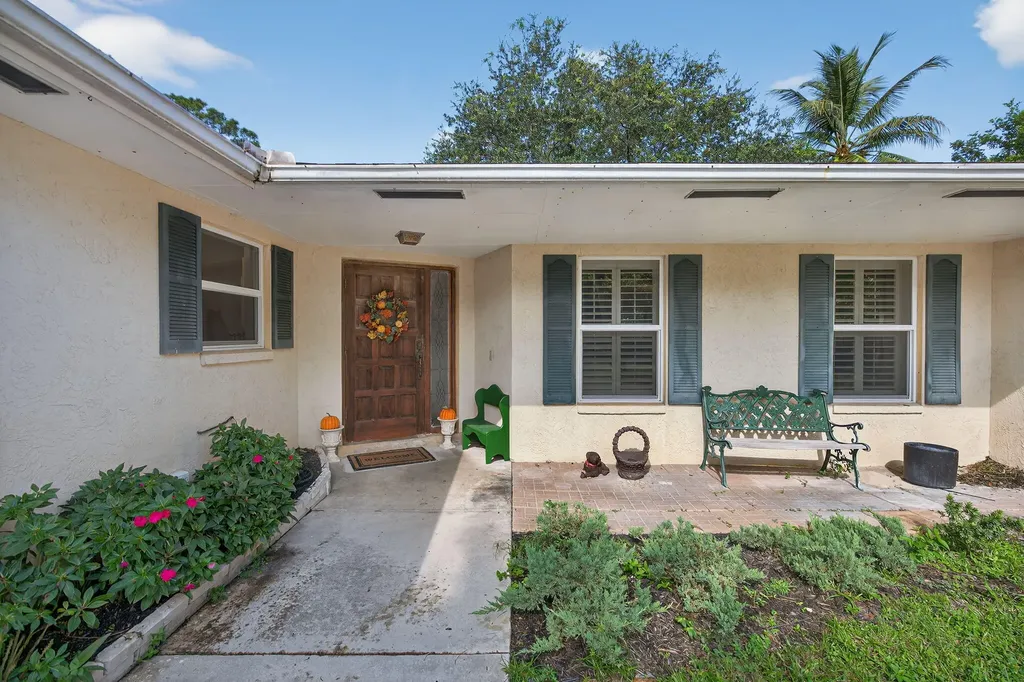8011 45th Way N Palm Beach Gardens FL 33418