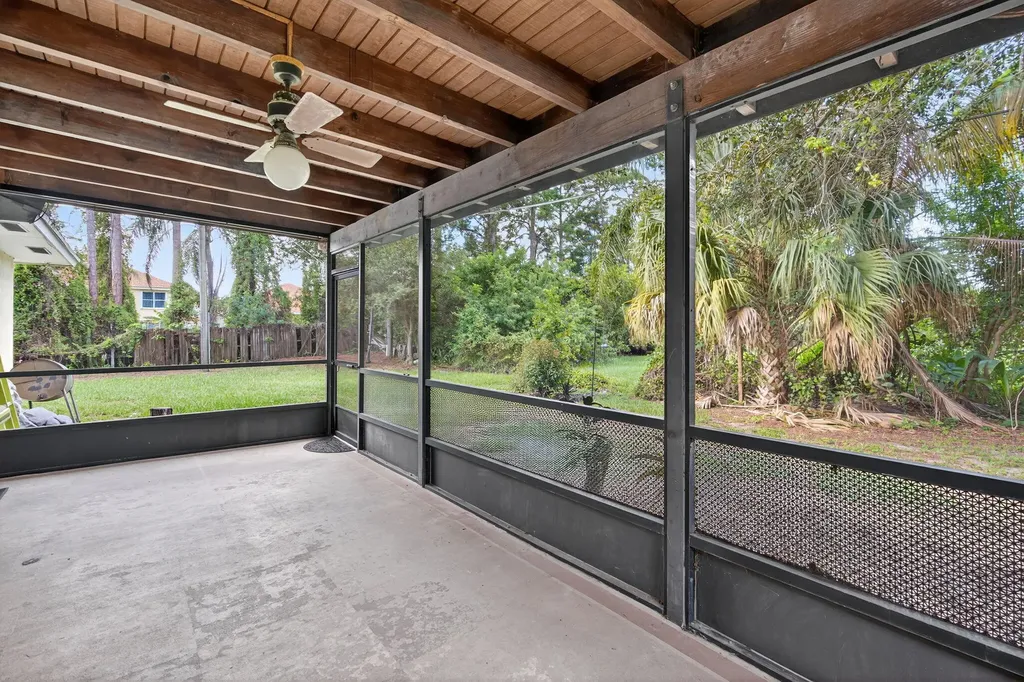8011 45th Way N Palm Beach Gardens FL 33418