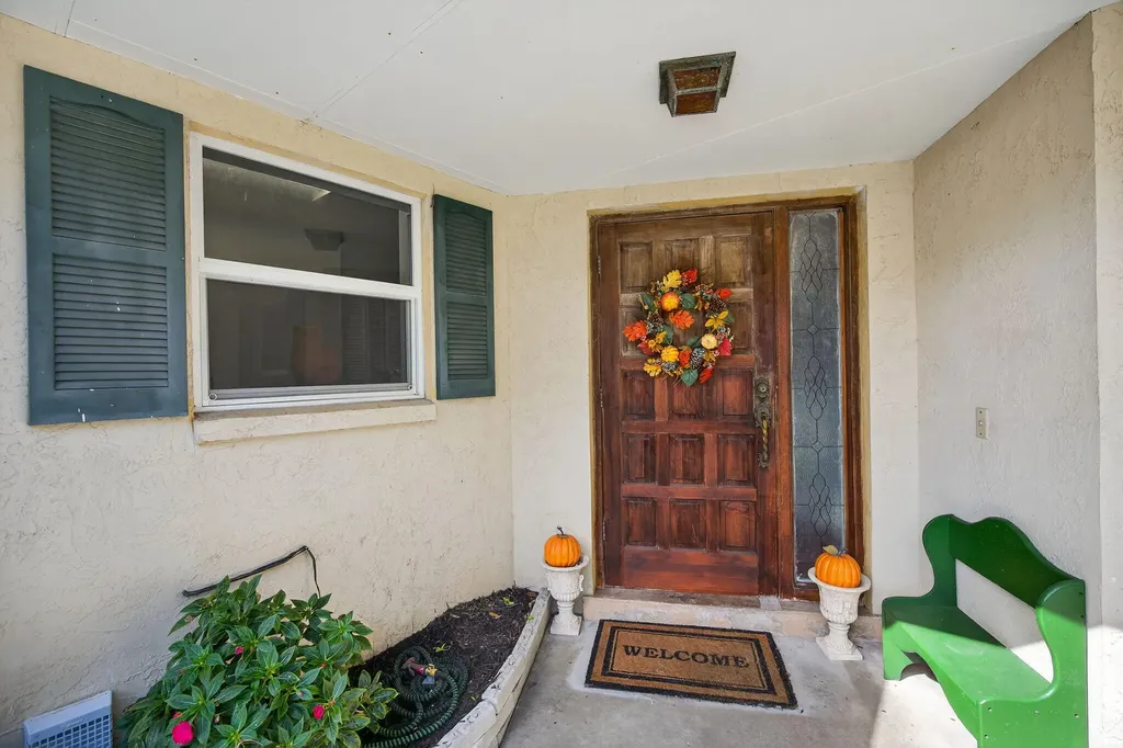 8011 45th Way N Palm Beach Gardens FL 33418