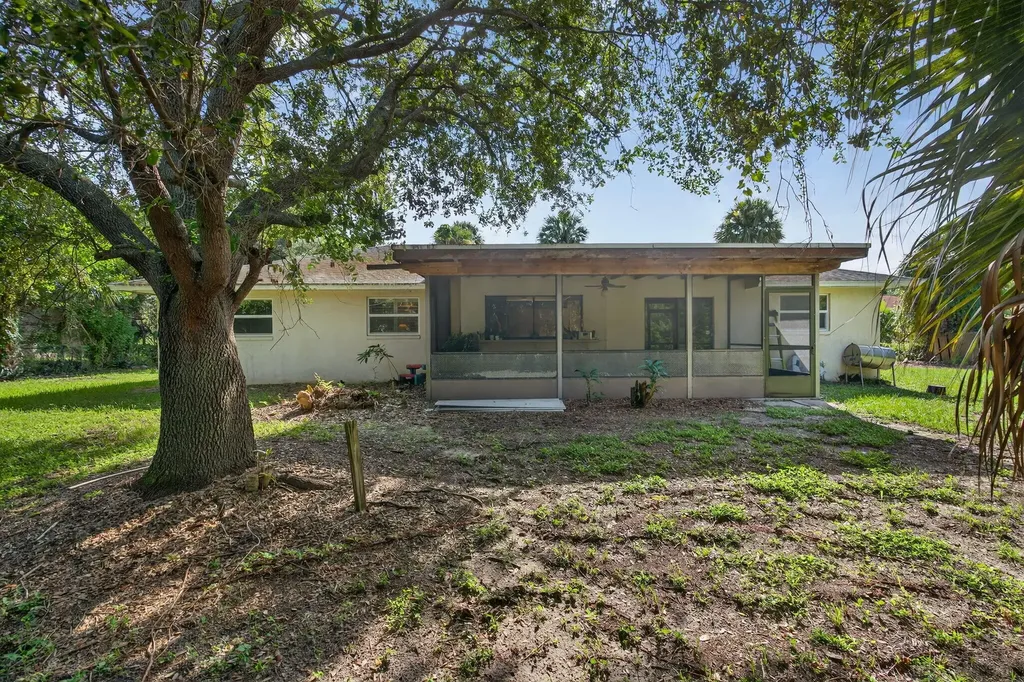 8011 45th Way N Palm Beach Gardens FL 33418