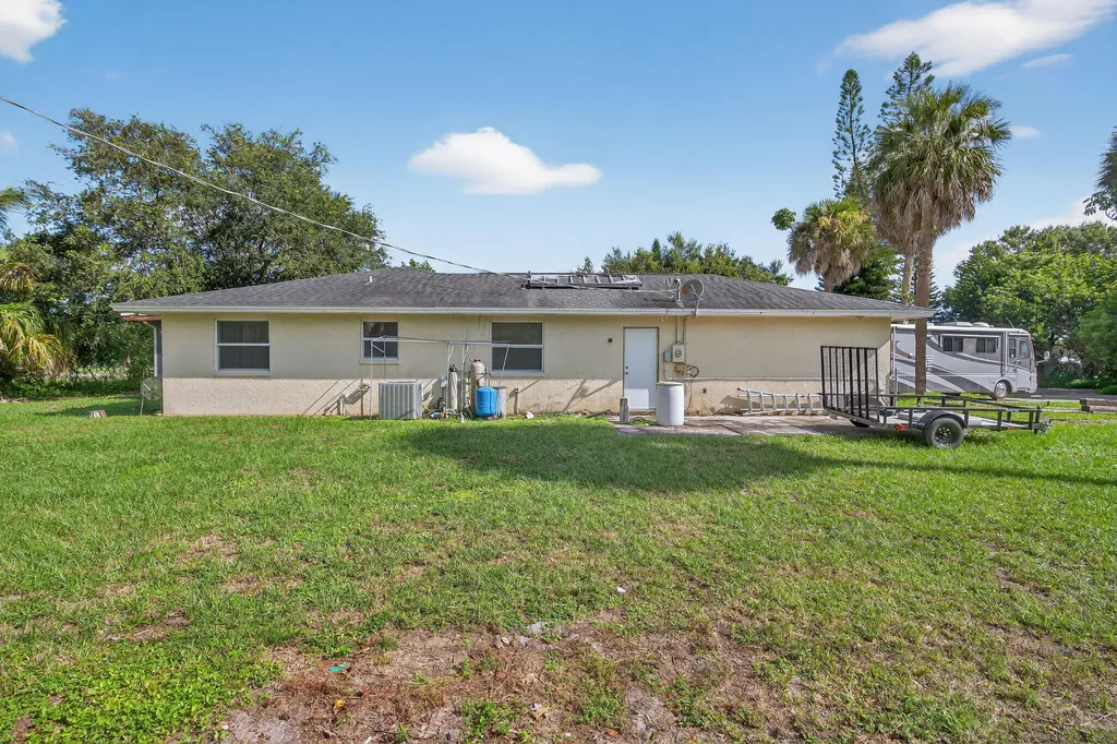 8011 45th Way N Palm Beach Gardens FL 33418