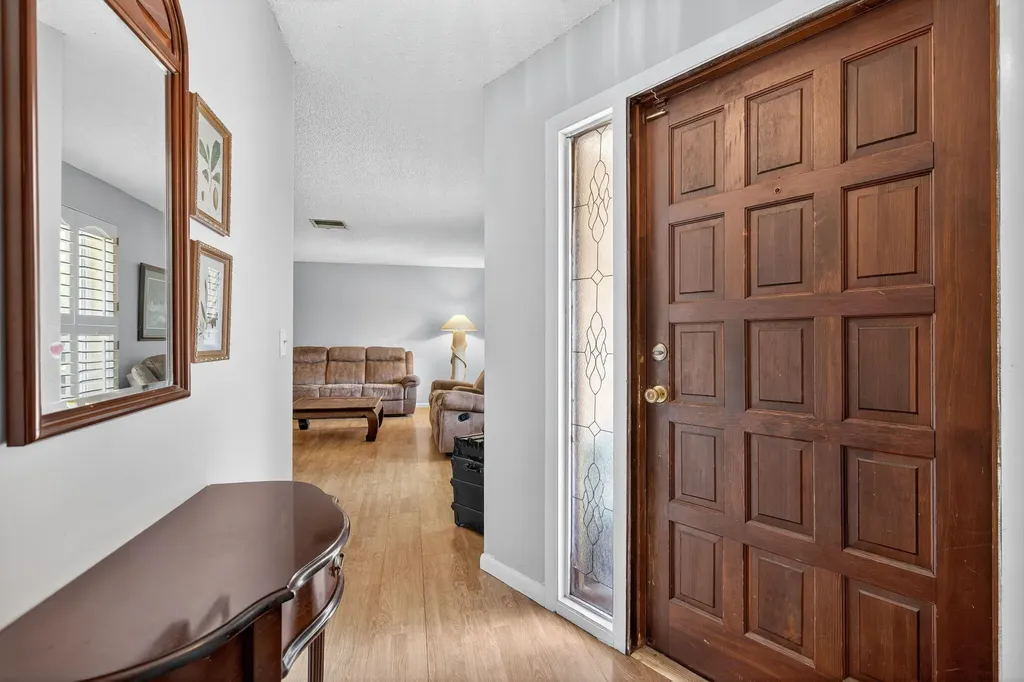 8011 45th Way N Palm Beach Gardens FL 33418