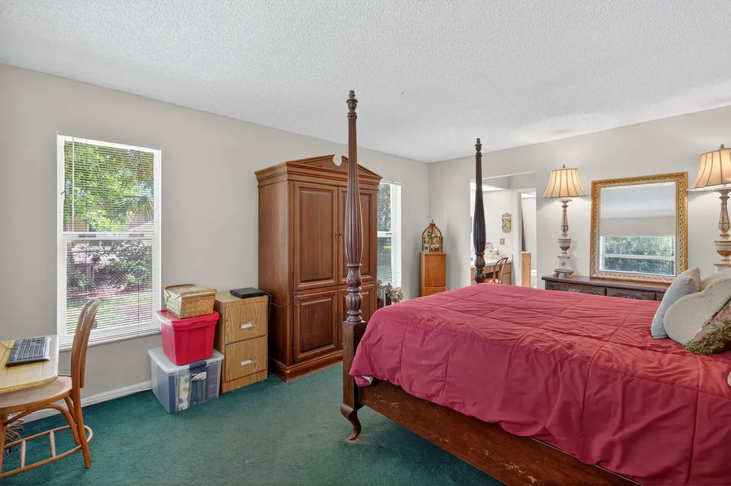 8011 45th Way N Palm Beach Gardens FL 33418