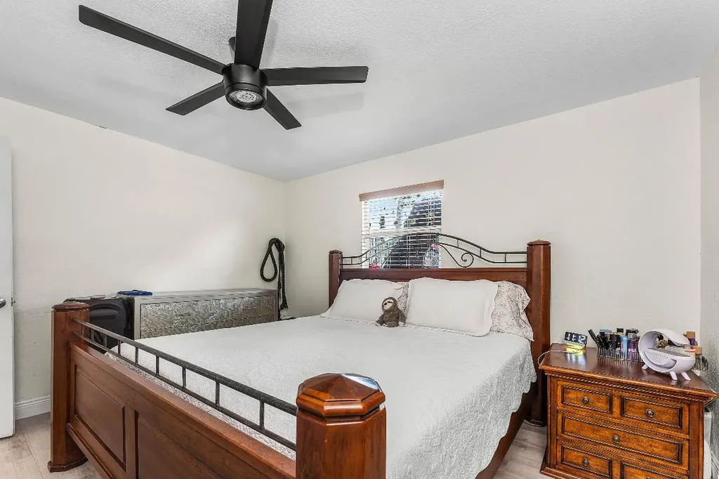 2907 Apalachee Road Palm Springs FL 33406
