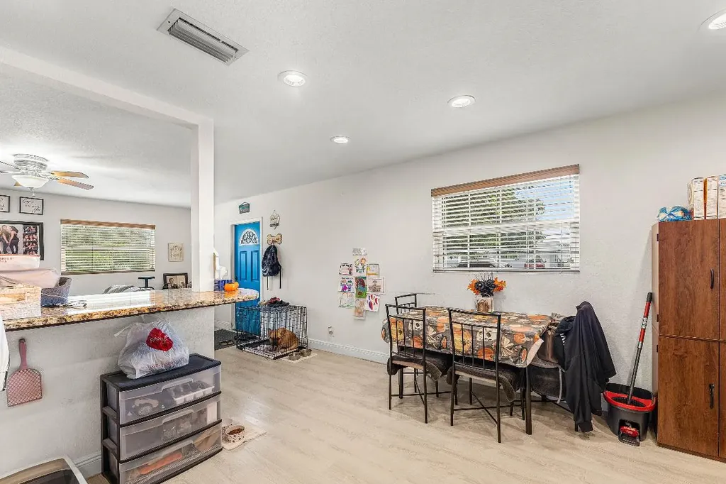 2907 Apalachee Road Palm Springs FL 33406