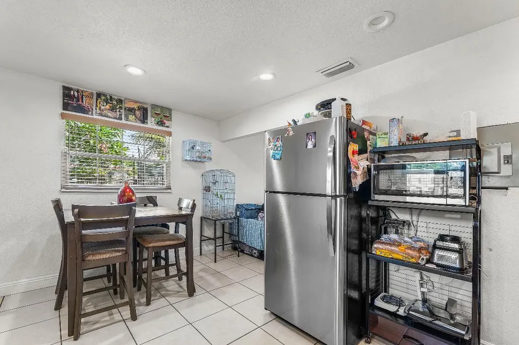 2907 Apalachee Road Palm Springs FL 33406
