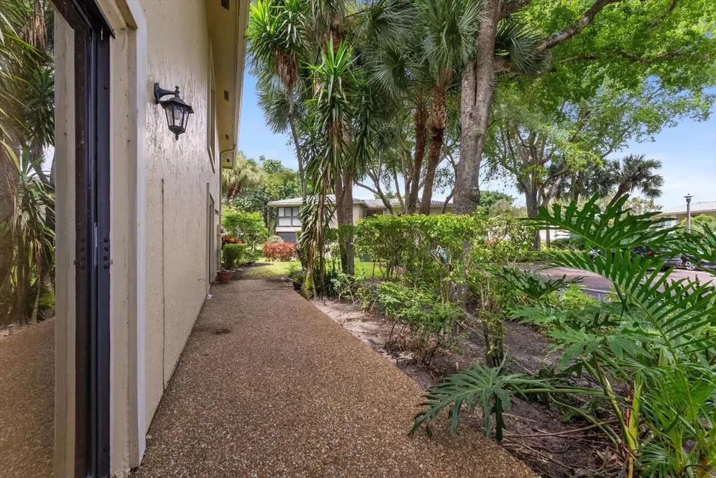30 Westgate Lane Boynton Beach FL 33436
