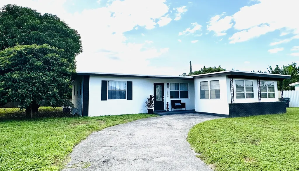 1865 W Chatham Road West Palm Beach FL 33415