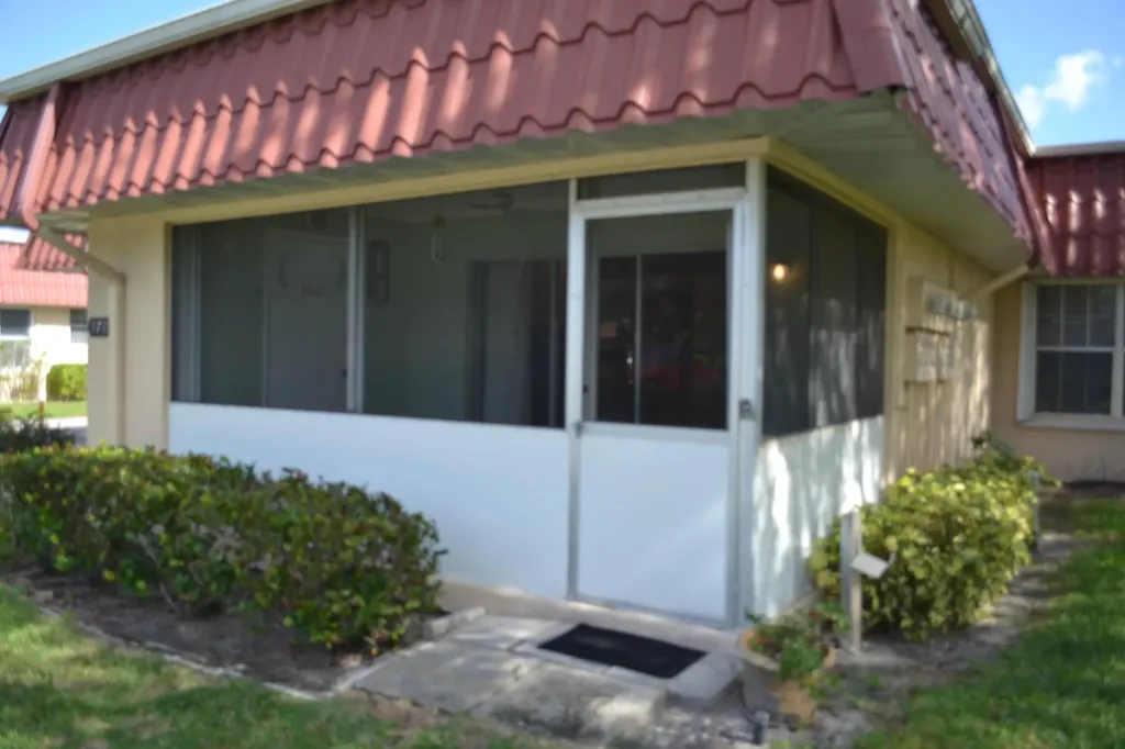 570 Laconia Circle Lake Worth FL 33467