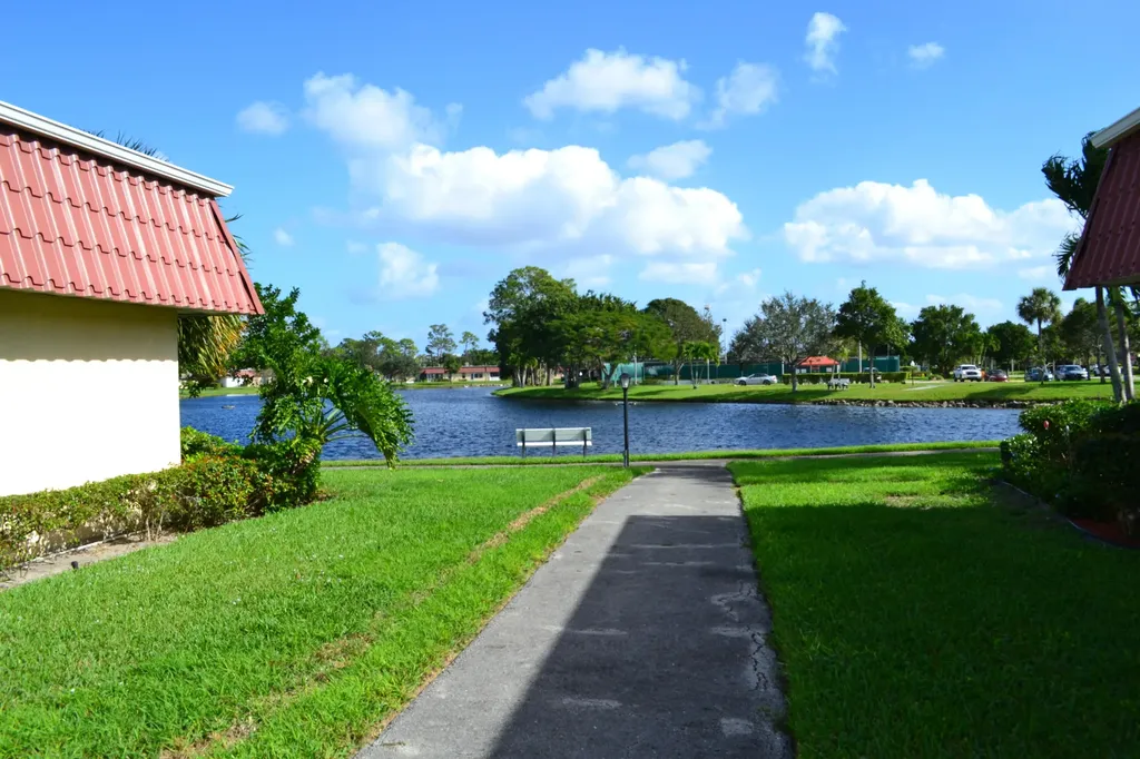 570 Laconia Circle Lake Worth FL 33467