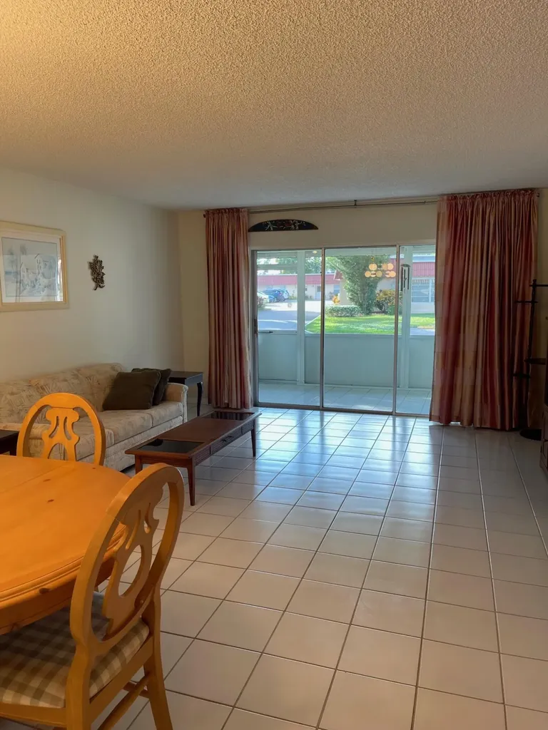 570 Laconia Circle Lake Worth FL 33467