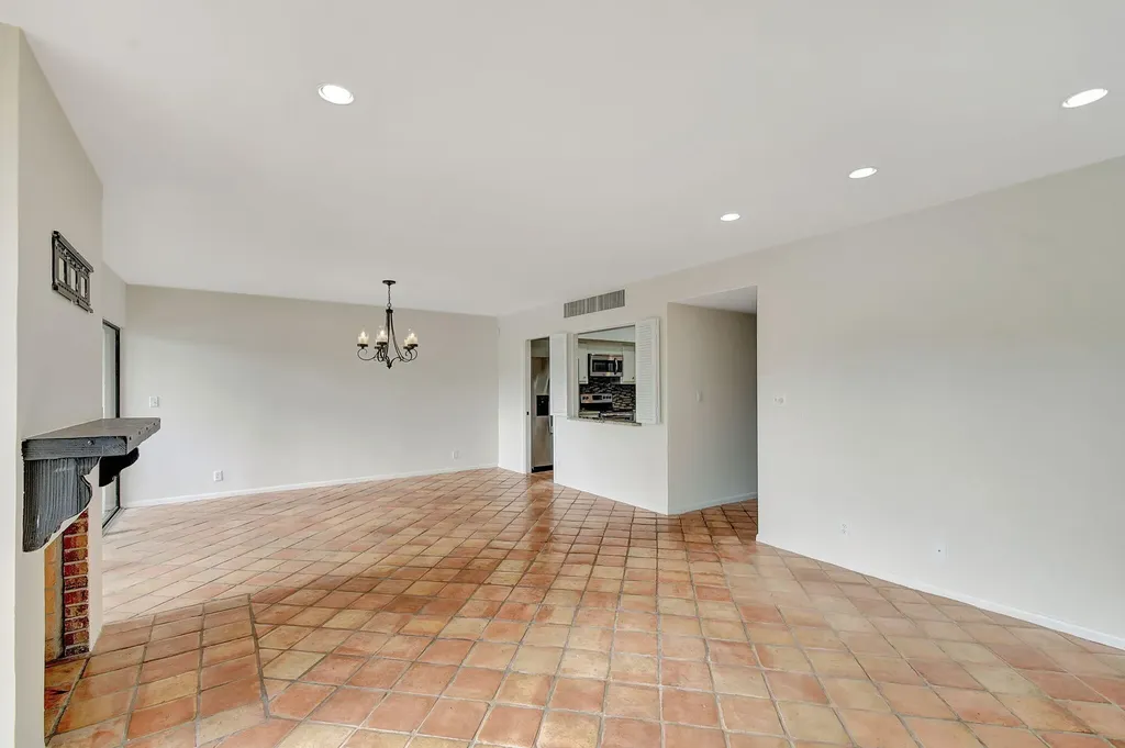 1906 Presidential Way West Palm Beach FL 33401