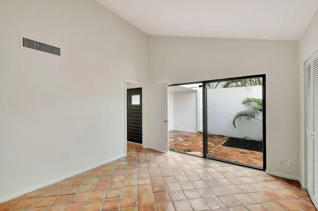 1906 Presidential Way West Palm Beach FL 33401