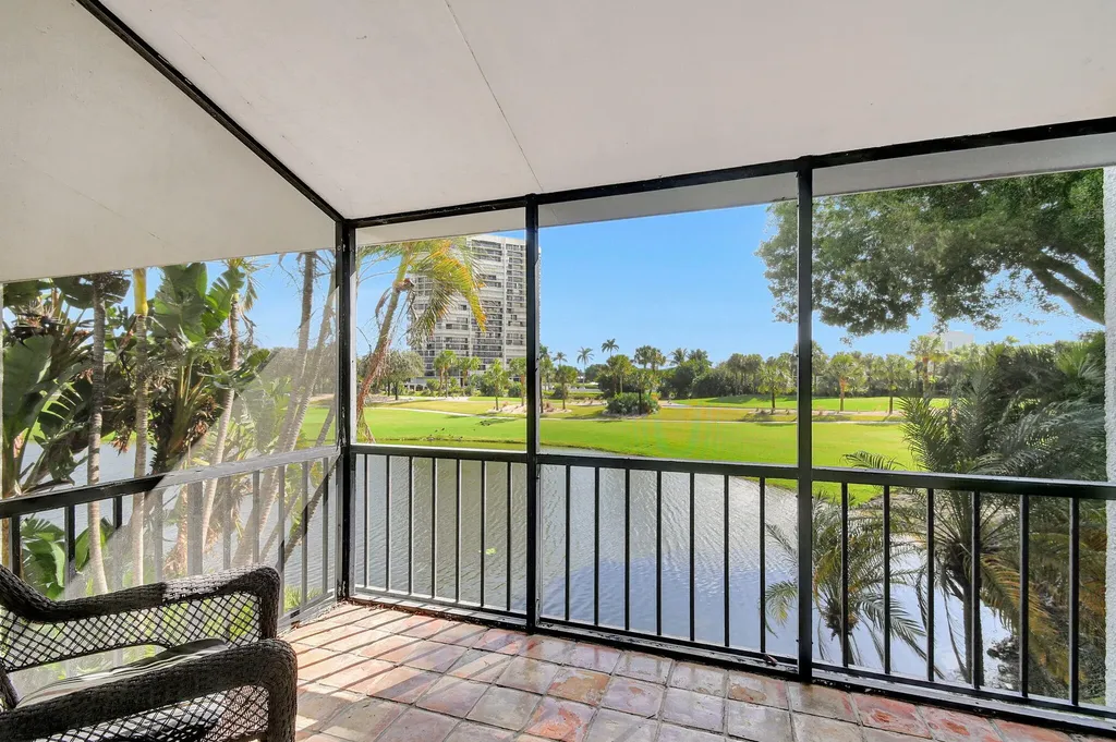 1906 Presidential Way West Palm Beach FL 33401