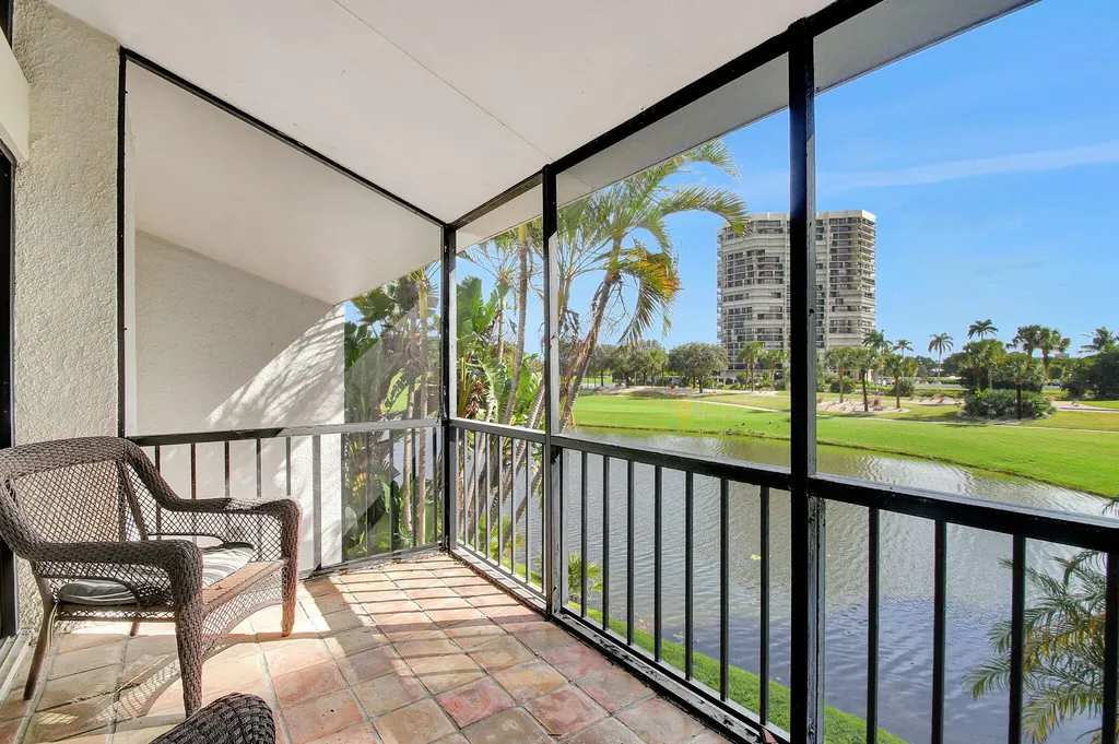 1906 Presidential Way West Palm Beach FL 33401