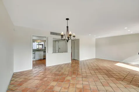 1906 Presidential Way West Palm Beach FL 33401