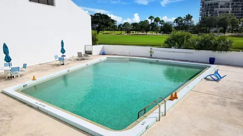 1906 Presidential Way West Palm Beach FL 33401