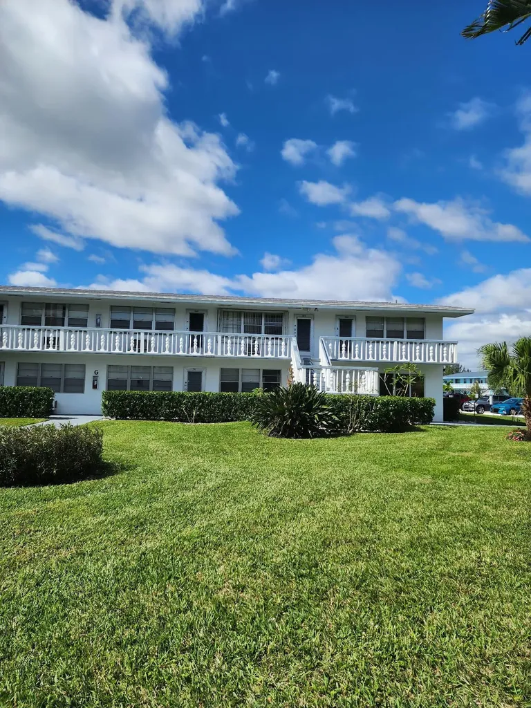 165 Camden G West Palm Beach FL 33417